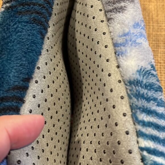 NWT Vera Bradley slippers - Picture 3 of 3